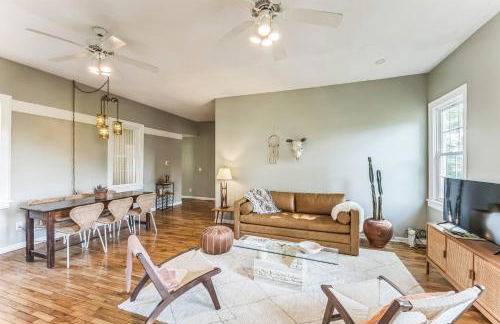 Old School Charm | Sleeps 6 - Foto 31