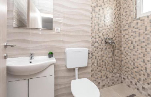 7 Bedroom Awesome Home In Polaca - Foto 41