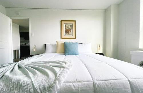 Sleepover Downtown Cincinnati 1BD 1BA Apartments - Photo 34