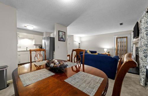 Quiet 2 Bedroom Condo In Greensboro - Photo 11
