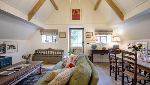 Jerards Stables - Photo 3