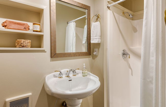 Riverfront Bend by Avantstay Private Dock Kayaks Large Yard w Views Hot Tub - Foto 21