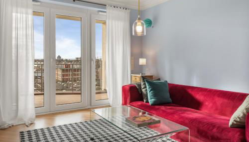 CLS Zentrale City-Wohnung in Hamburg mit E-Laden und Tiefgarage, Klimaanlage, gratis WLAN, Smart TV, großer Balkon, Nespresso Maschine inklusive Kapseln, Blick über Hamburg, Parkplatz, Cafe im Haus, Bushaltestelle direkt gegenüber, Flex Check In - Foto 4