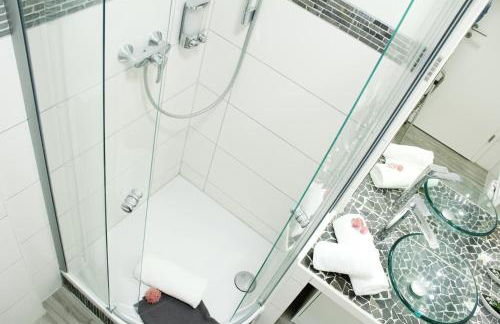 superior Apartment mit WiFi l 400m bis Uni l Messe l IGA 27 l Zoo Dui - Photo 14