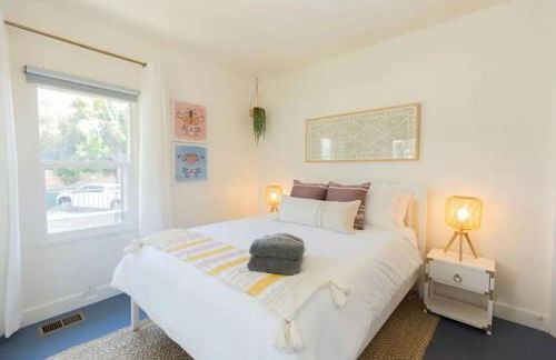 Little Italy 3BD Home with Huge Patio & Backyard - Foto 10