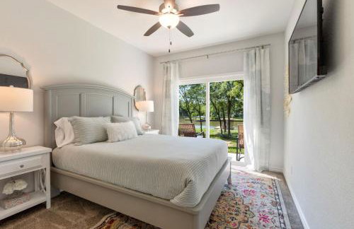 The Benjamin I - 2022 Built Luxury Retreat with Backyard Paradise with Hot Tub Outdoor Movie Screen Dock & Boat Rental - Foto 24