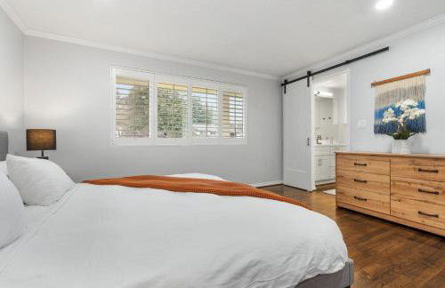 Charming Home in Bellevue Near Downtown n Microsoft - Photo 9