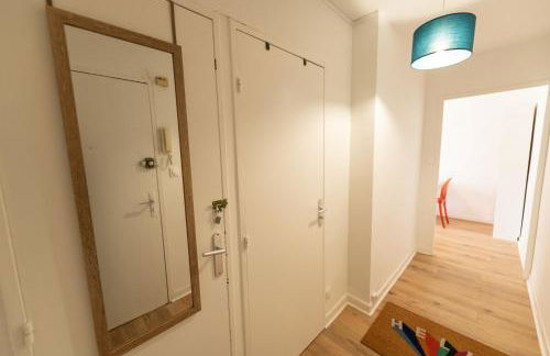 LE DAUPHIN - Place parking privée gratuit - WIFI et TV - Foto 27