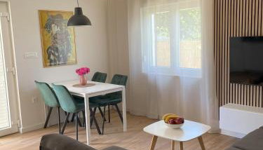 Penny Epetium - Foto 2