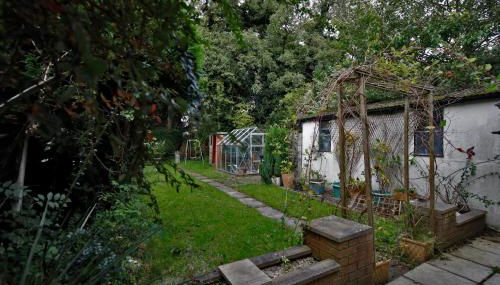 Spacious 3BR by Avalora Shortlets & Serviced Accommodations Queensway with big garden, Near train station - Foto 5