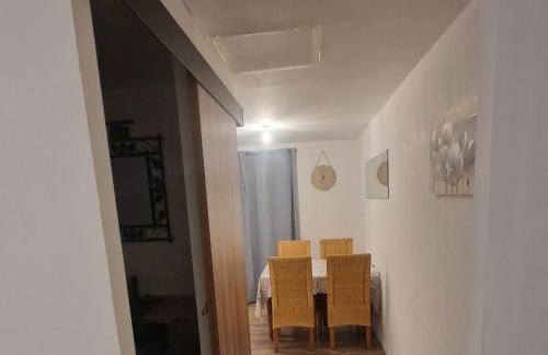 Studio Renard quartier marais, terrasse en rez de jardin, matelas confort - Foto 4