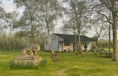 Orchard Retreat - Rural Cabin - Private Hot Tub! - Photo 7