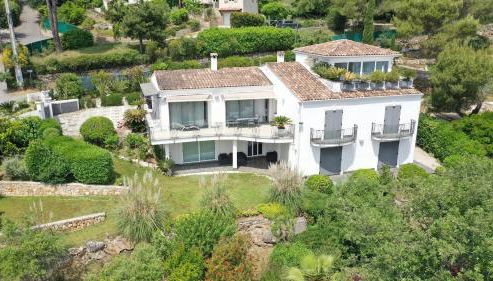 Exceptional Villa with Sea View, Pool & Privacy - Foto 2