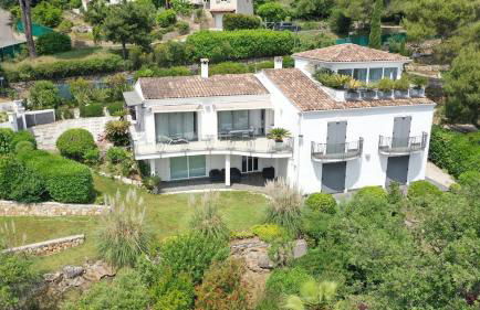 Exceptional Villa with Sea View, Pool & Privacy - Foto 2