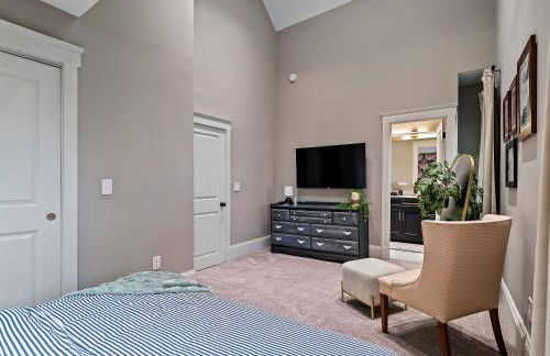 Cleveland Escape - Hot Tub - Karaoke Machine - Sleeps 12 - Foto 31