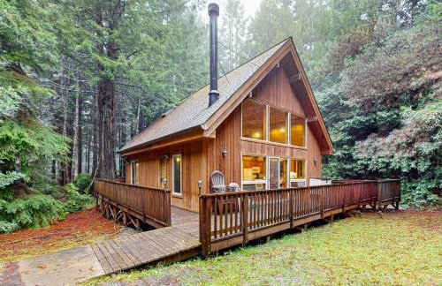 Redwood Rest Getaway - A-Frame with Hot Tub & Deck - Foto 1