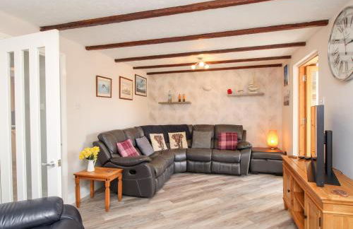 Knapp Cottage - Photo 4