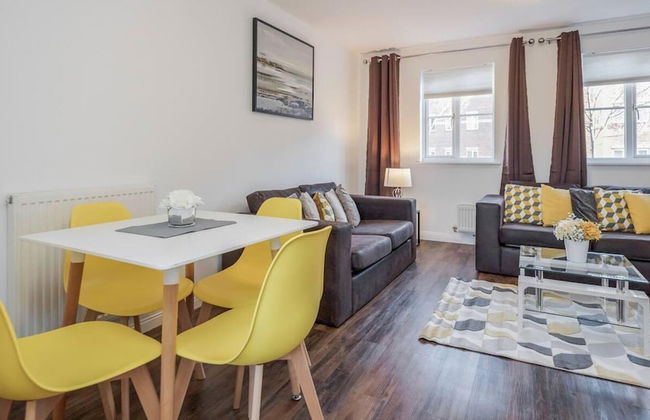 2 Bed Apartment Sleeps 5 - Wifi, Free Parking - Photo 14