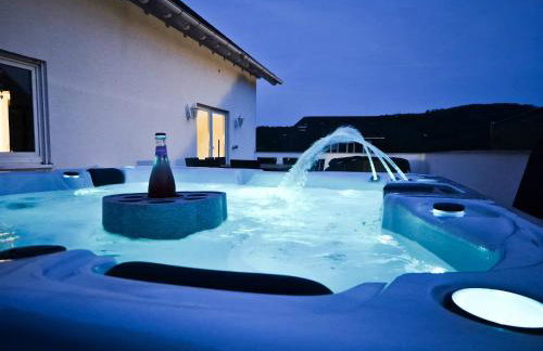 Kleeoase - Luxus Apartment- Jacuzzi - Dachterrasse - Kochinsel - kostenlose Parkplätze - See in 10 min - Foto 37