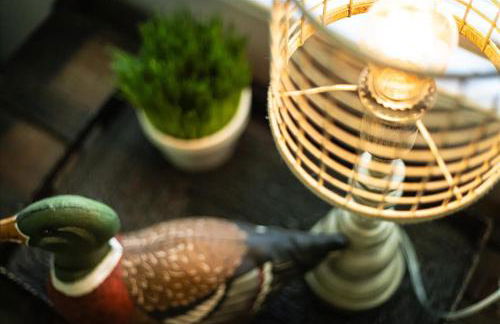 5BR Woodland Retreat on 7 Acres with a Pond - Foto 38