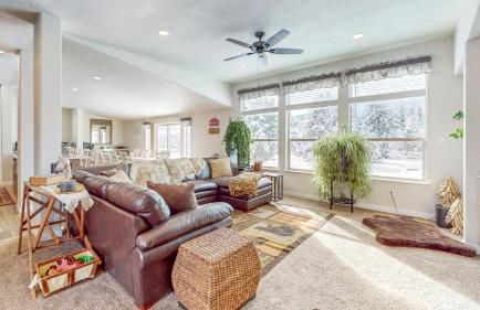 New! Grand Manor - Close to Tamarack and Lake Cascade - Pet friendly - fenced yard - trailer parking - Foto 11