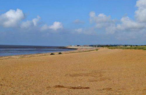 Pet-friendly - 2 Bedrooms Bungalow hot tub Parking - Foto 75