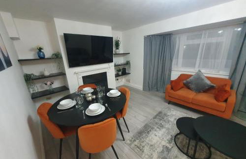 Bright Modern & Spacious 2-Bedroom Apartment - Opposite Penge East Station - 15 mins to Central London! - Foto 48