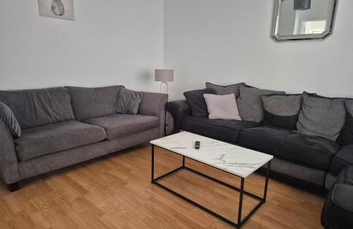 5 bedroom house - Cheshire Oaks - Foto 7