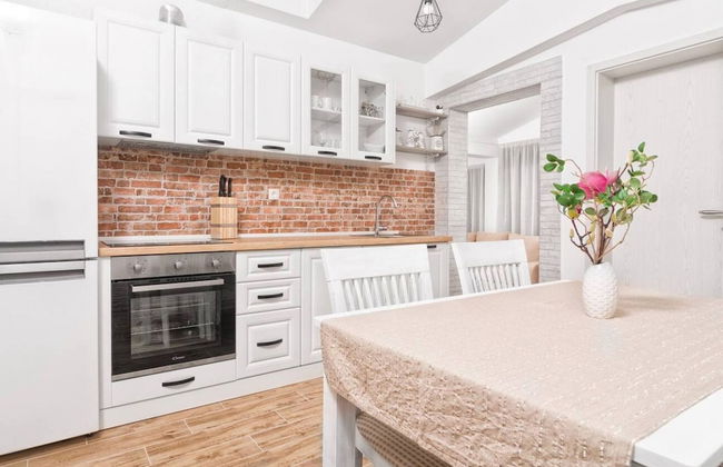 Hidden Gem Holiday Home With Pool in Kastel Stafilic - Foto 7