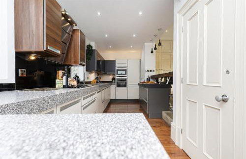 Thrushley Cottage - sleeps 7 - with roof terrace - Foto 36
