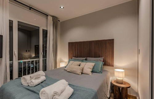 NEW Refurbished Modern Apartment - Photo 37