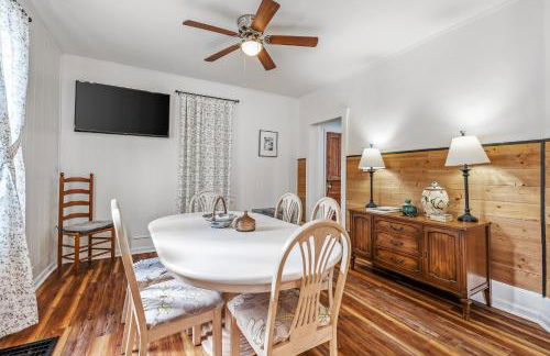Broadway Cottage - Town, Hot Tub, Fire Pit, Grill, Wifi, Family Friendly, Pet Friendly - Foto 6