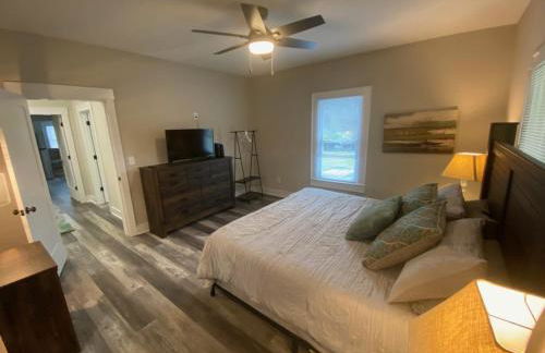 Lincolnton Rail Trail Downtown Family Home - Newly Renovated Walk to Main St and Splash Park - Photo 6