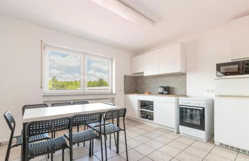 Monteurapartment I 8 Betten I Küche I Waschmaschine I Balkon - Foto 6