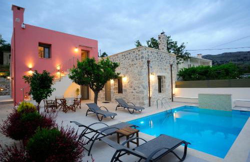 Hawk Villa, Timeless Village Escape with Pool, By ThinkVilla - Photo 6