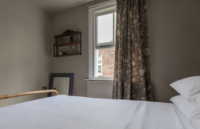 Brewster Gardens IV by Onefinestay - Photo 2