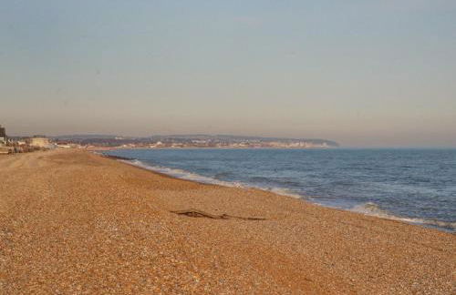 Bucket and Spades- Right on the Beach - Foto 62