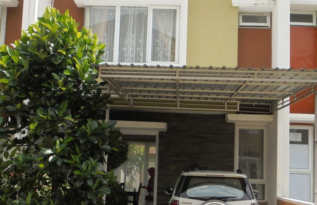 Sierra Villa Malang - Foto 17