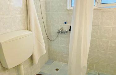 ILIOCHARI sea view apartments Oropos - Kalamos - Foto 50