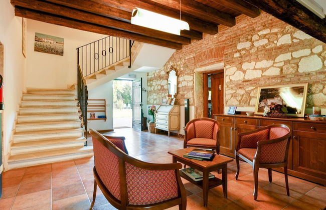 Tigli Apartment With two Bedrooms and one Bathroom on the Second Floor With 4 Metre Glass Window Apartment 6 - Foto 19