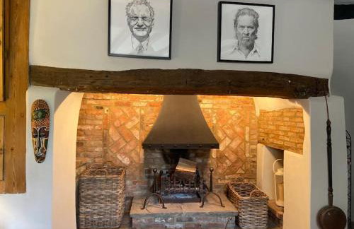 The Old Mint House F1 Silverstone Racetrack - Foto 3