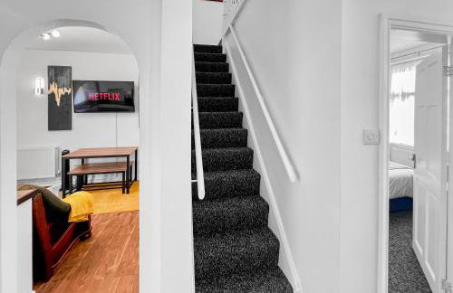 Stylish House Near Hospital with Free Parking - Foto 14