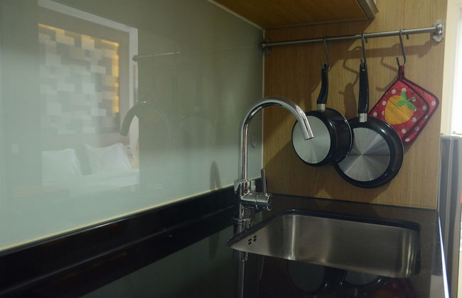 Warm and Best Studio Menteng Park Apartment - Photo 20