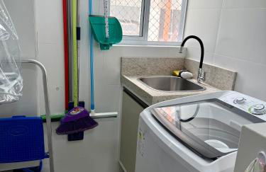 Apartamento vista mar, 2 quartos, garagem - COMPLETO - Foto 17