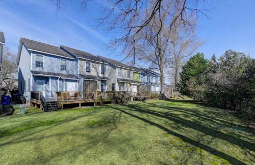 Cozy 2BR Home Near Ft Jackson - Photo 48