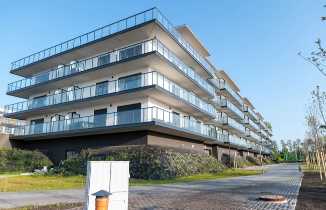Apartment Overlooking the River, Sauna, Dziwnow - Photo 1
