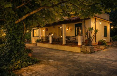 Sicily Authentic Cottage, Outdoor Hot Tub & Century-Old Olive Park, Donna Caterina House - Foto 11