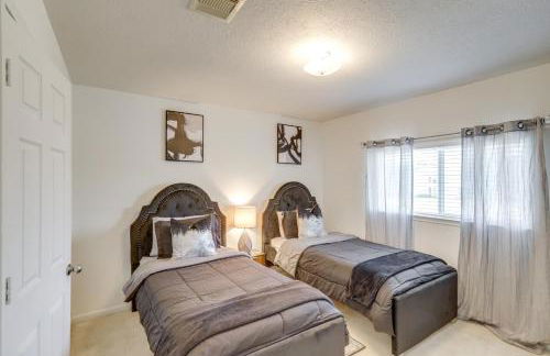 Lake-View Home with Pool Access in Legends Ranch! - Foto 28