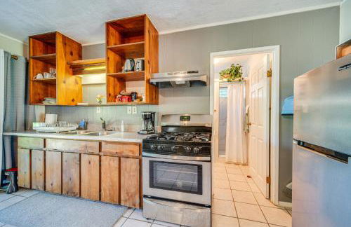 Keaau Apartment on Beautiful Acre with Pool and Deck! - Photo 10