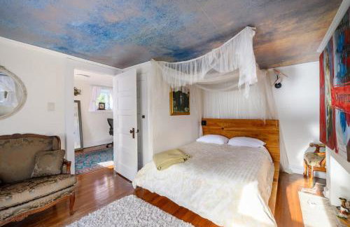 Charming & Whimsical Historic River Home - Photo 15